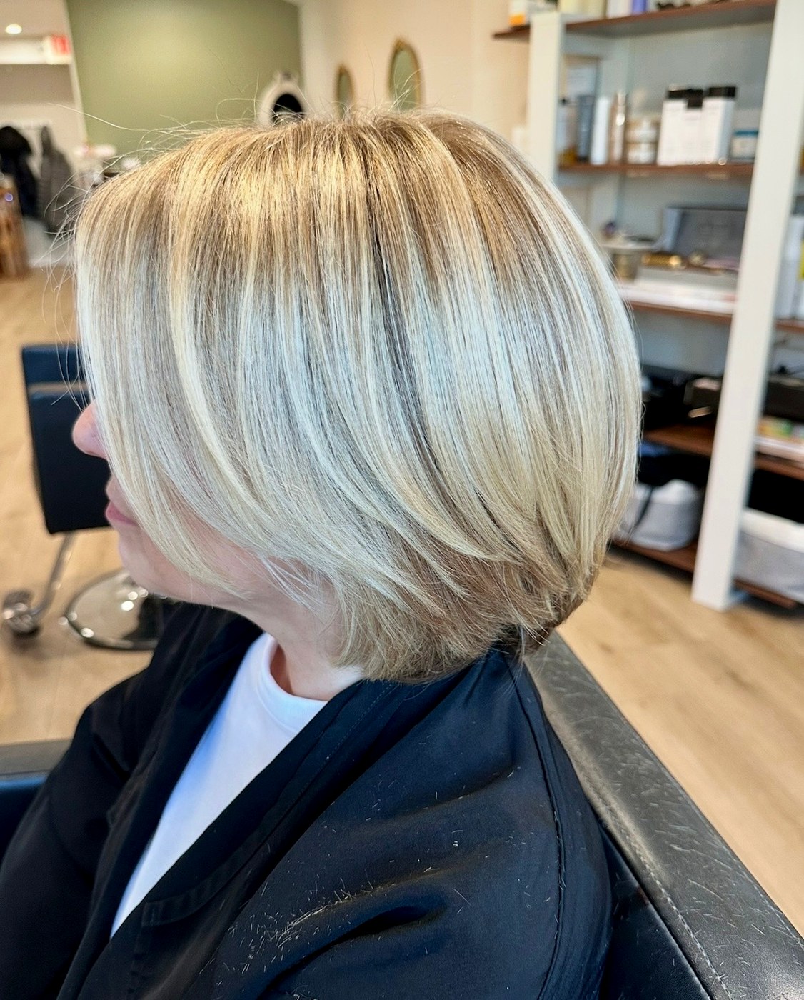 Champagne blonde layered bob
