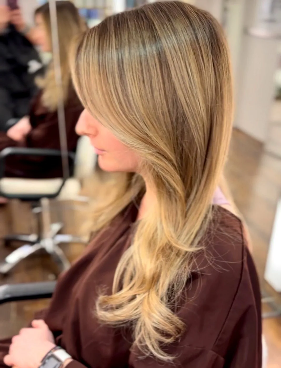 Cascading honey blonde blowout